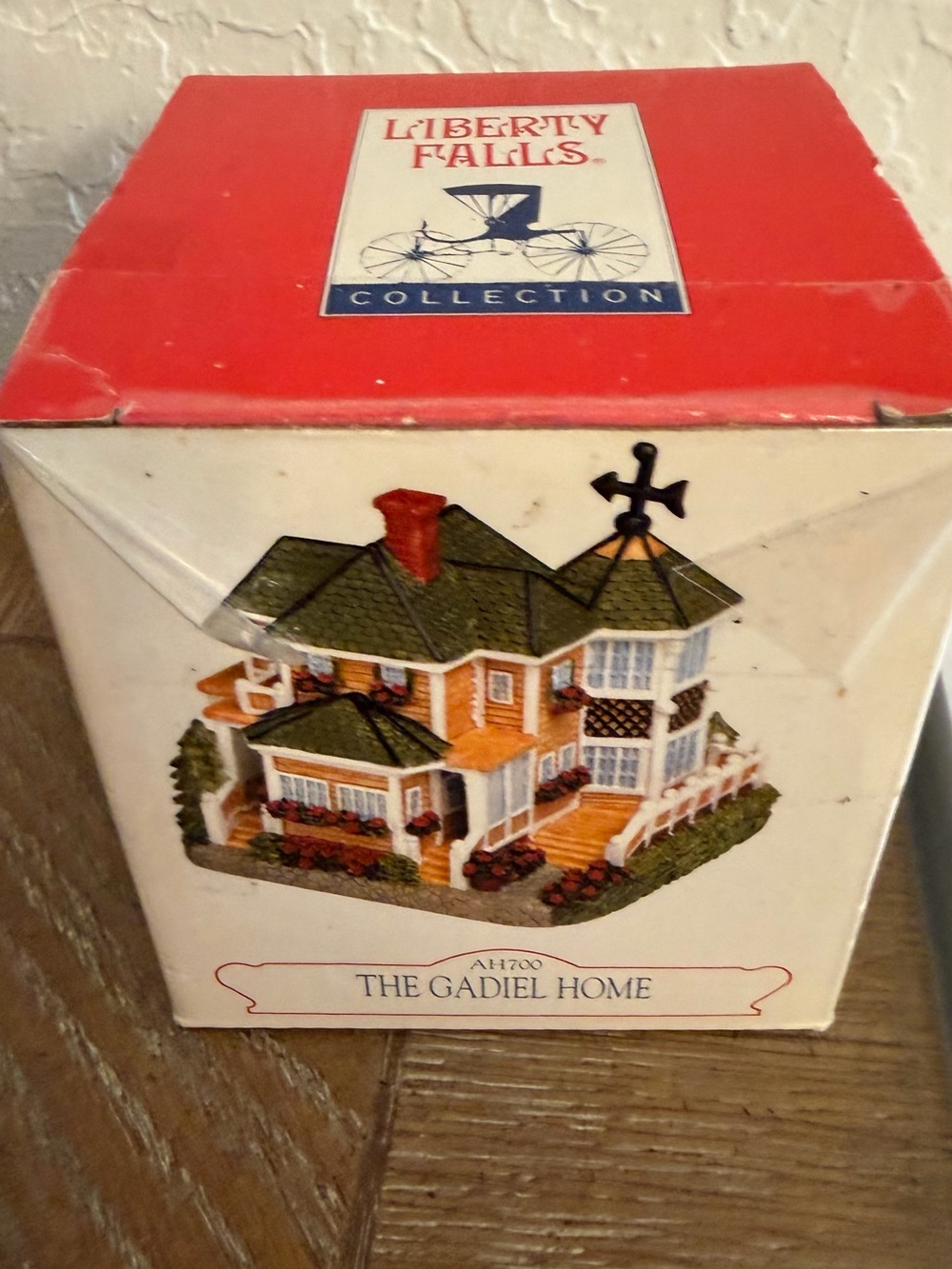 liberty falls Red and Green The Gadiel Home Decorative Collectible Box